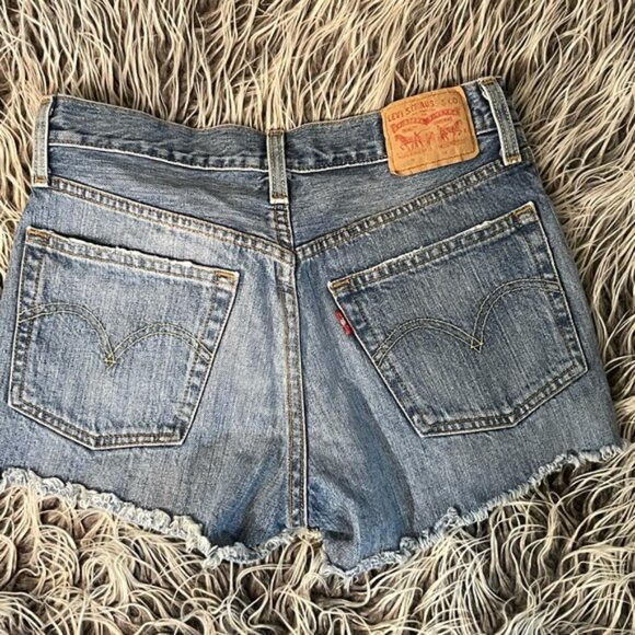 Levi’s shorts - Picture 1 of 6